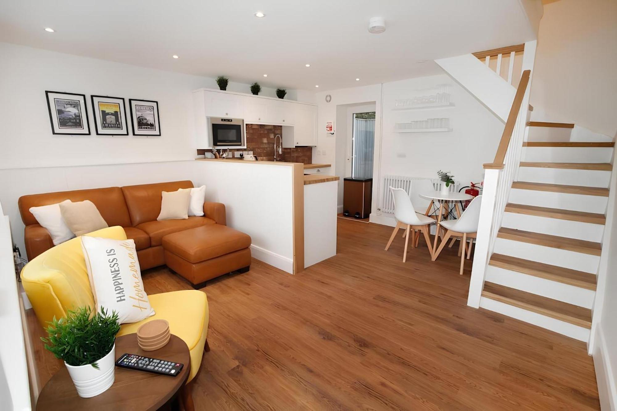 Tucked Away, Beach Access Sleeps 4 The Mumbles Εξωτερικό φωτογραφία